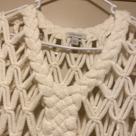 Cream stylish, woven, cutout sweater! - Picture 3 of 5